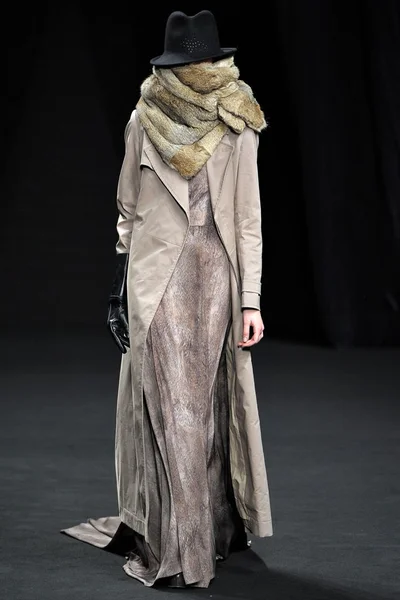 Look 2